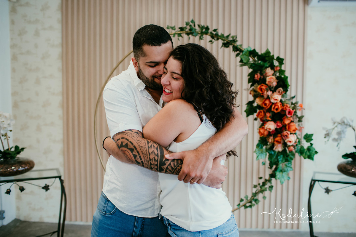 Casamento Civil realizado em Sorocaba - SP com ensaio do casal realizado em casa, junto com seus gatinhos de estimação