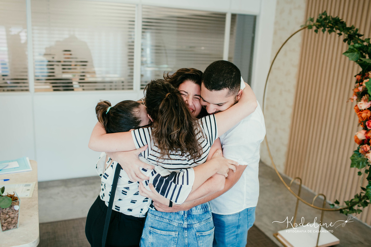 Casamento Civil realizado em Sorocaba - SP com ensaio do casal realizado em casa, junto com seus gatinhos de estimação