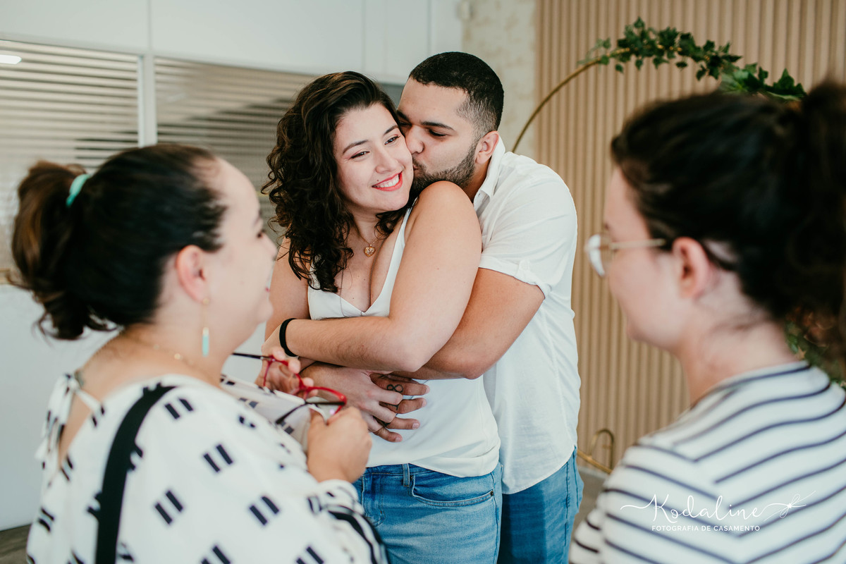 Casamento Civil realizado em Sorocaba - SP com ensaio do casal realizado em casa, junto com seus gatinhos de estimação