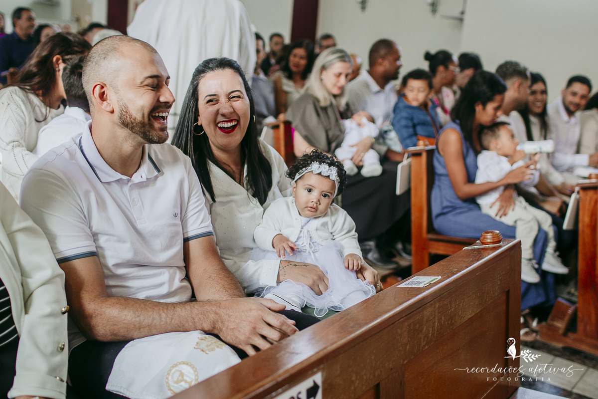 Batizado católico realizado na Paróquia São Luiz Gonzaga, em São Roque