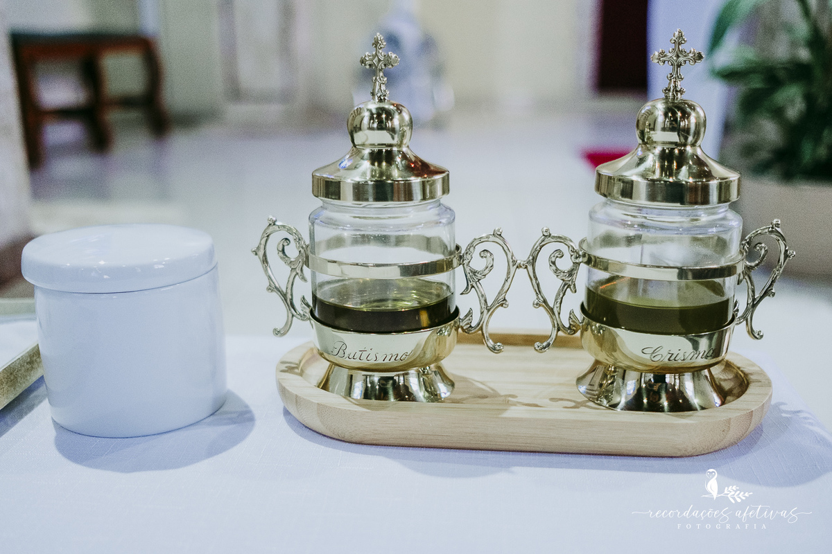 Batizado católico realizado na Paróquia São Luiz Gonzaga, em São Roque