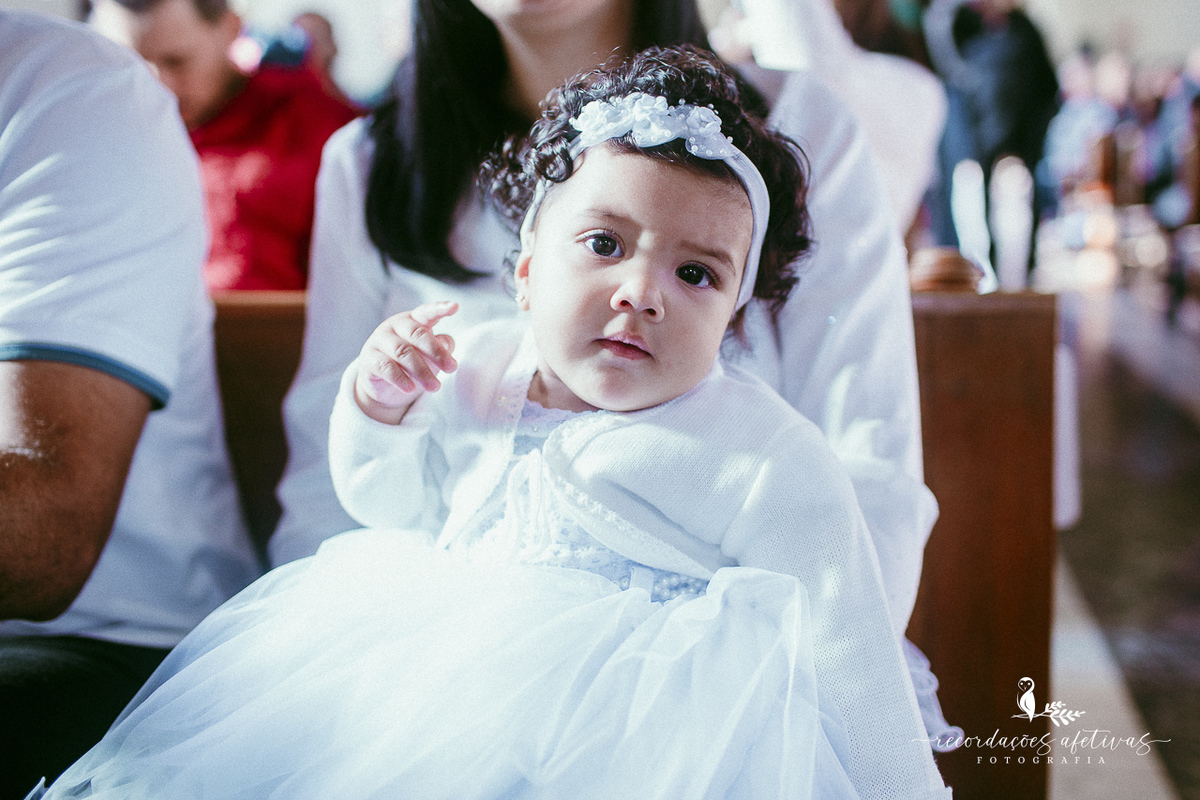 Batizado católico realizado na Paróquia São Luiz Gonzaga, em São Roque