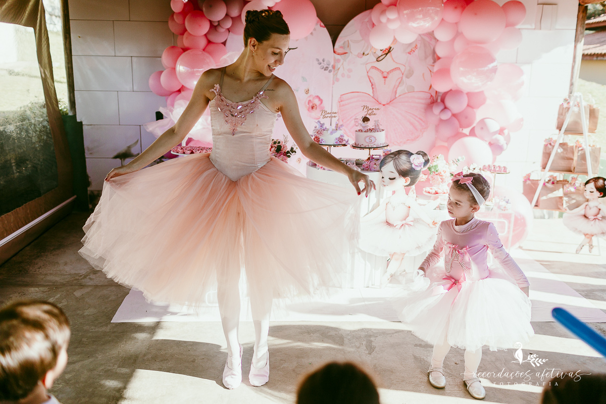 Aniversário de menina com tema ballet realizado na Fazendinha Santa Adelia em São Roque
