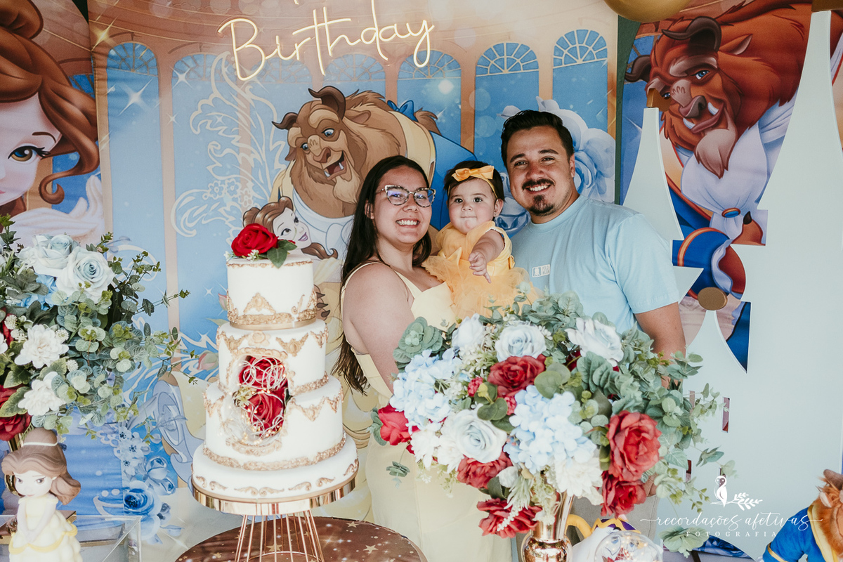 Aniversário menina 1 aninho com tema A Bela e a Fera