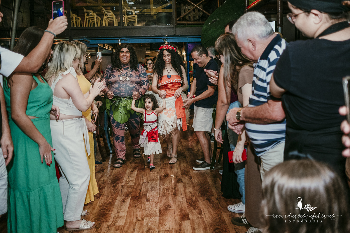 Aniversário infantil com tema Moana, realizado no Buffet Kid Recanto, na Vila Romana - SP
