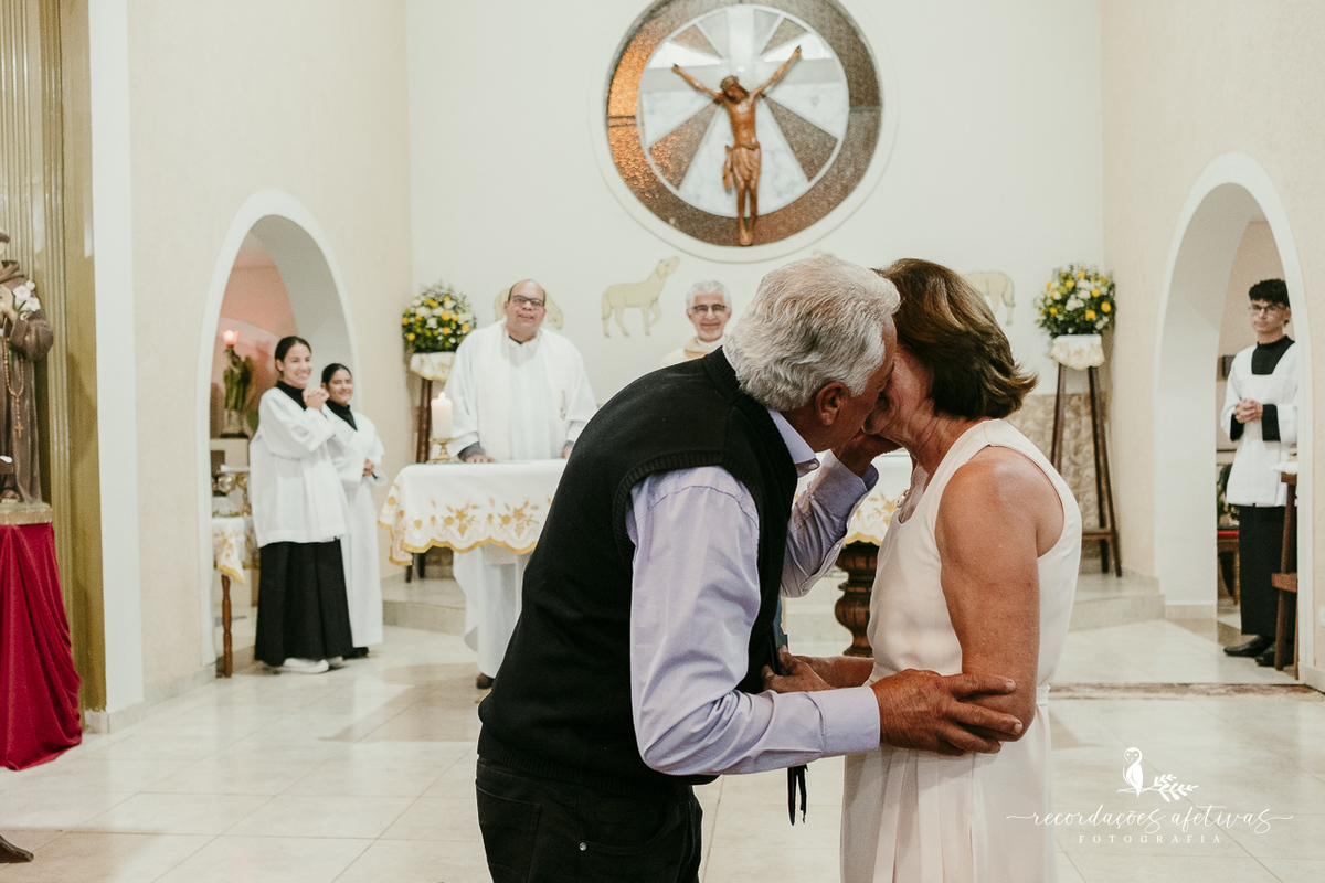 Bodas de Ouro Rosa e Tito Góes, realizado na igreja de Canguera, em São Roque