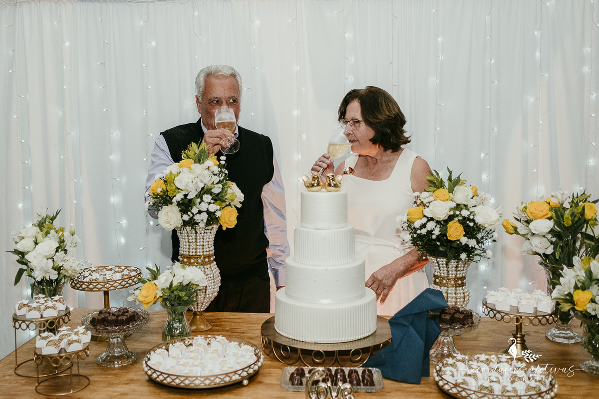 Bodas de Ouro Rosa e Tito Góes, realizado na igreja de Canguera, em São Roque