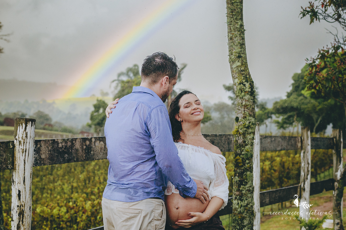 Ensaio Gestante realizado na parreira, na Vinicola Alma Galiza, em São Roque - SP