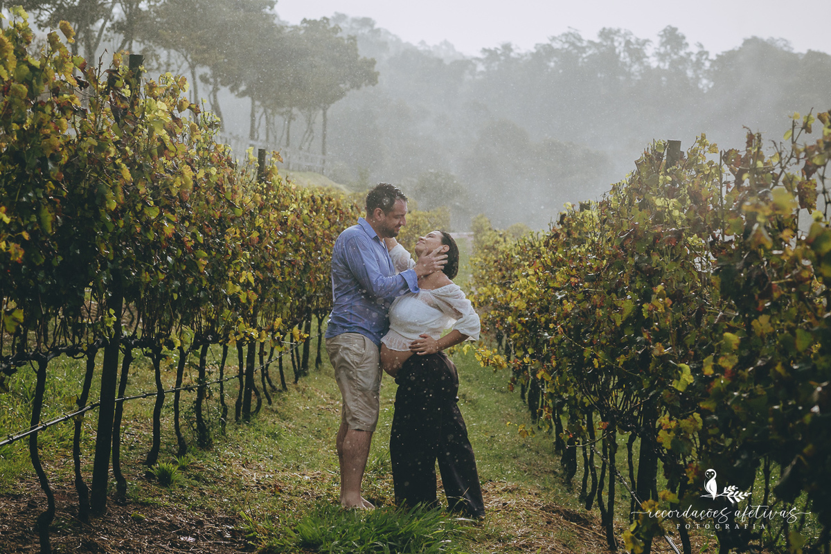 Ensaio Gestante realizado na parreira, na Vinicola Alma Galiza, em São Roque - SP