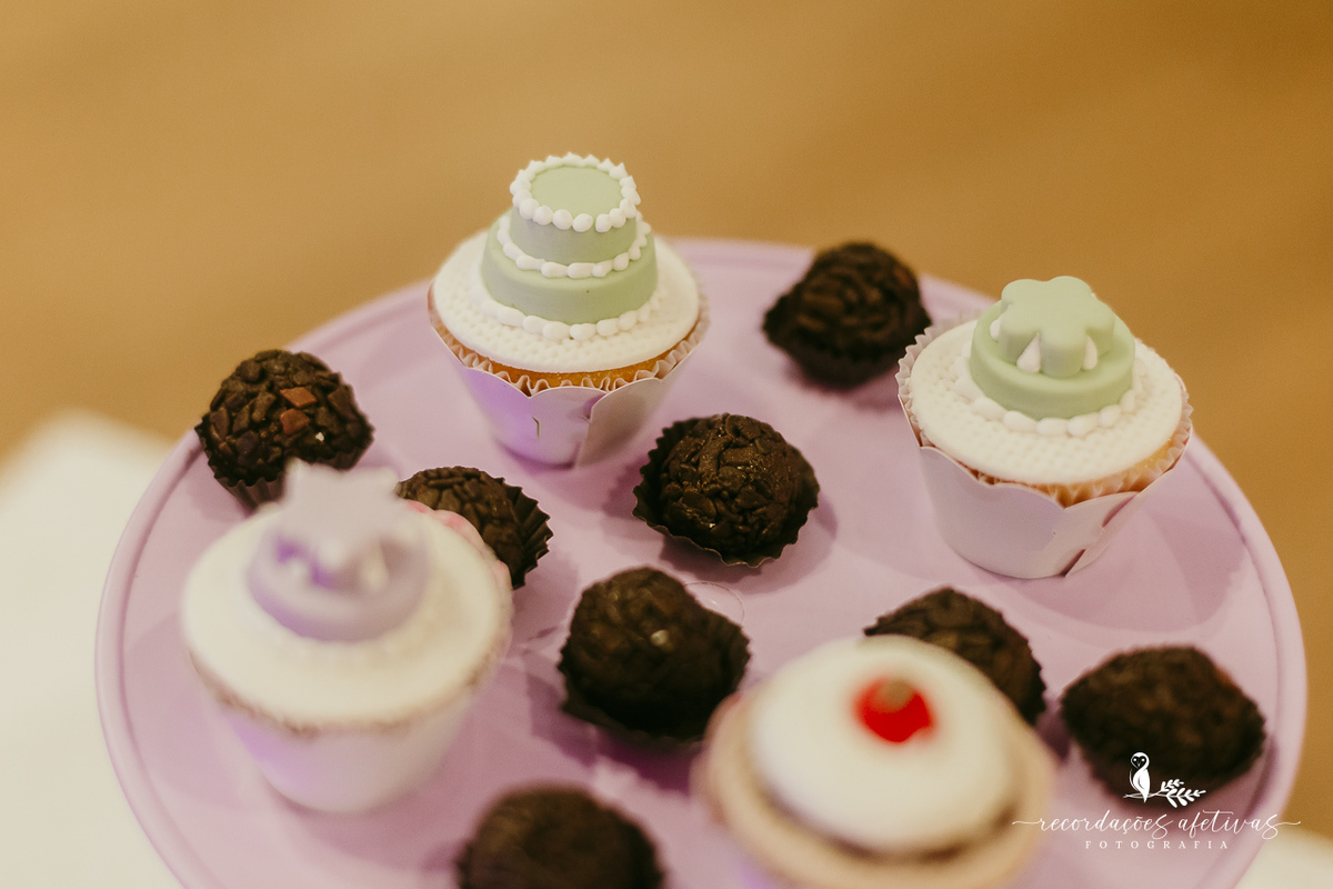 Decoração colorida da festa infantil tema doces, pensada em cada detalhe.
