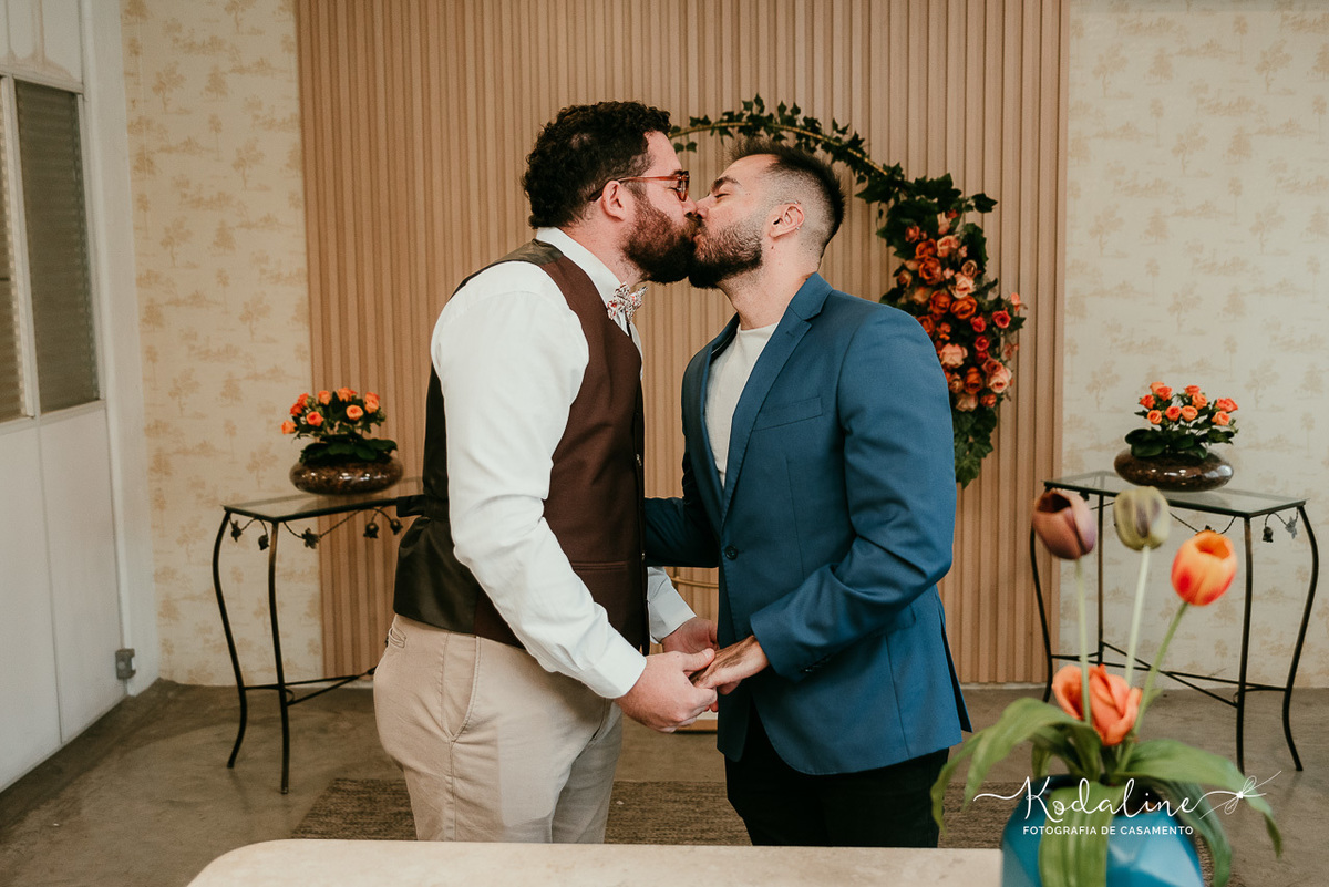 troca de carinho durante a cerimônia