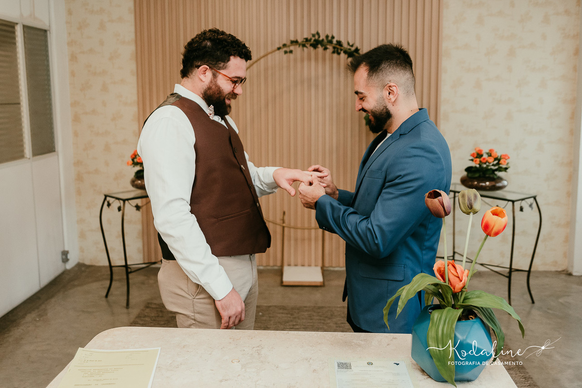 instante íntimo durante o casamento civil