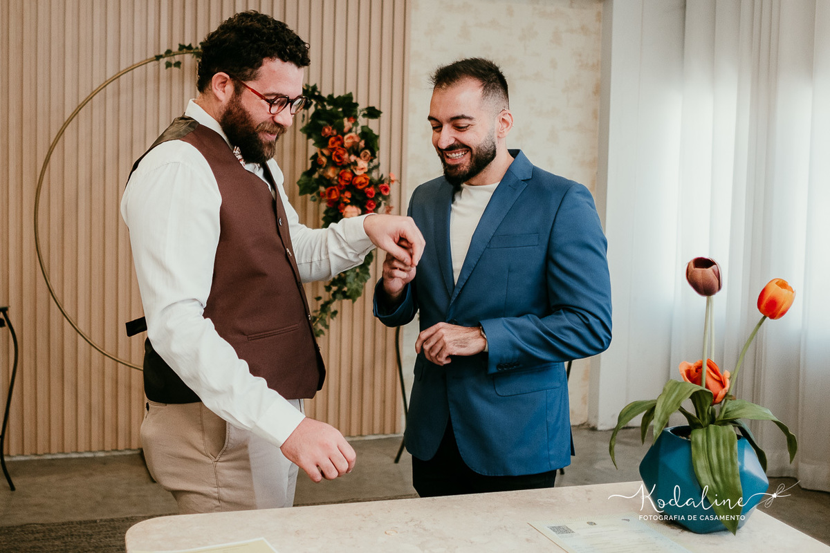 felicidade no momento do beijo