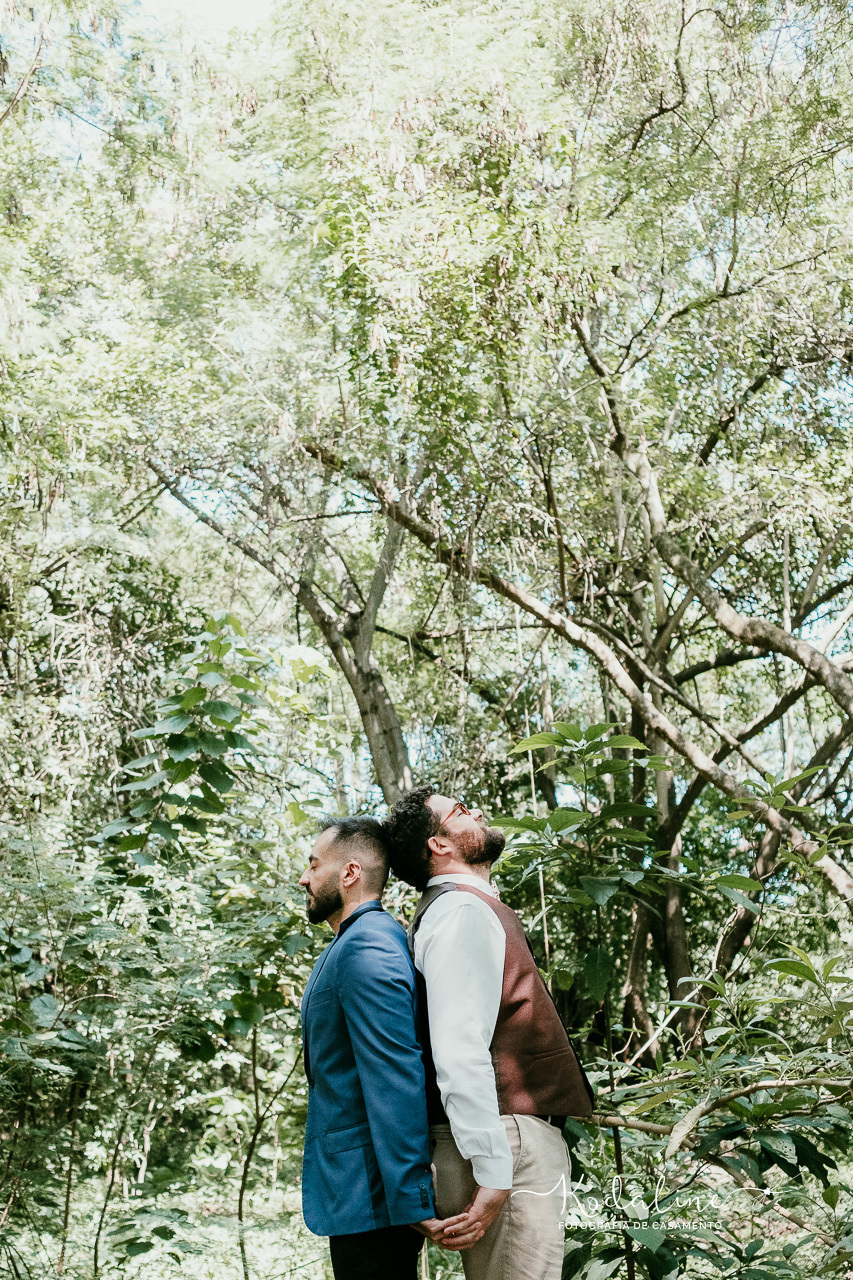 conexão do casal em ambiente natural
