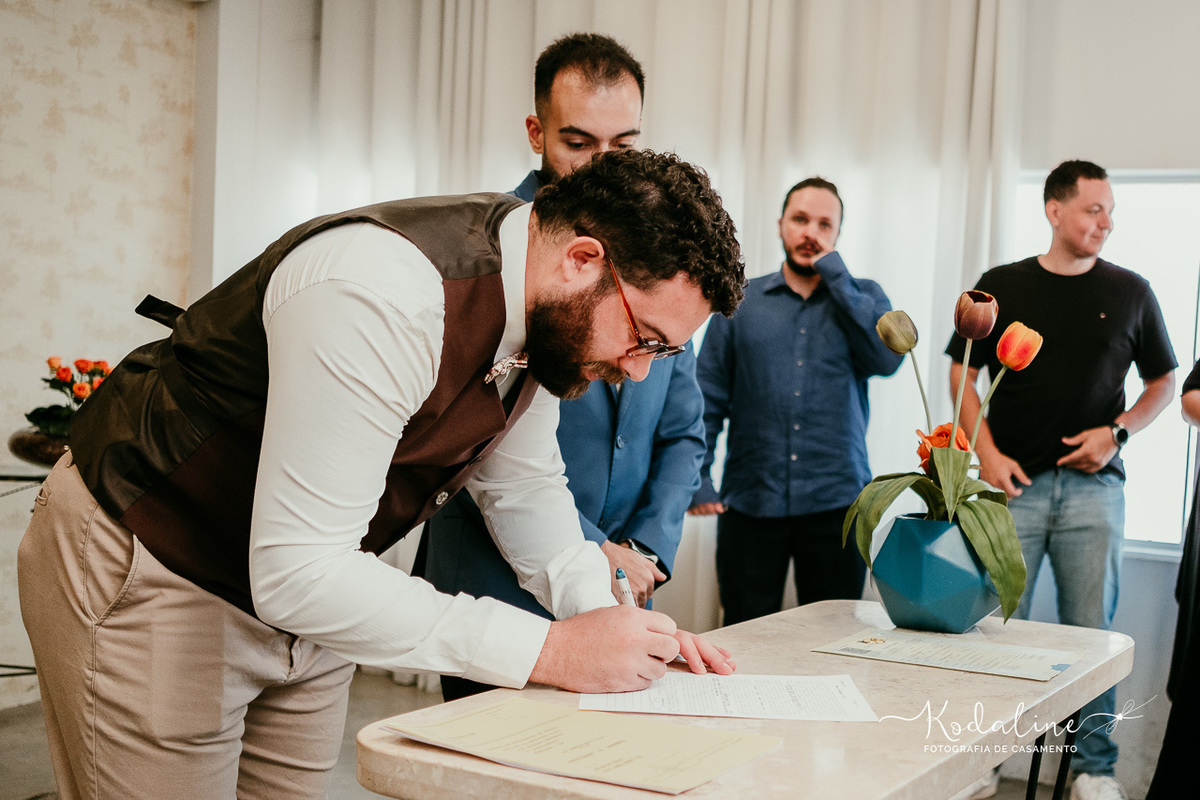 felicidade no momento da assinatura