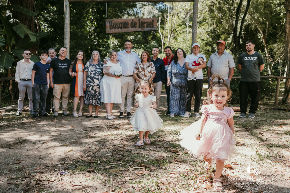 Fotografia espontânea de casamento civil com família