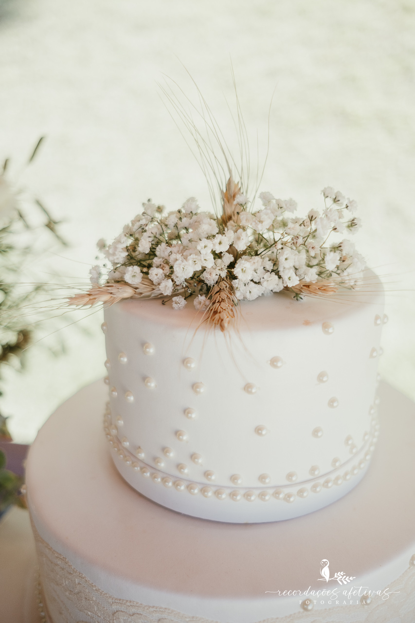 Detalhes da decoração do casamento ao ar livre na chácara Vila Costa e Góes em Canguera São Roque SP