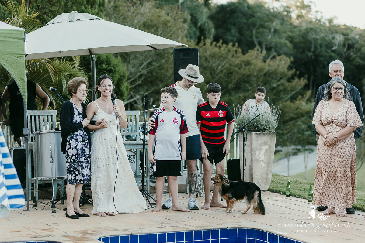 Casamento intimista ao ar livre em Canguera SP com clima leve e cheio de amor entre família e amigos