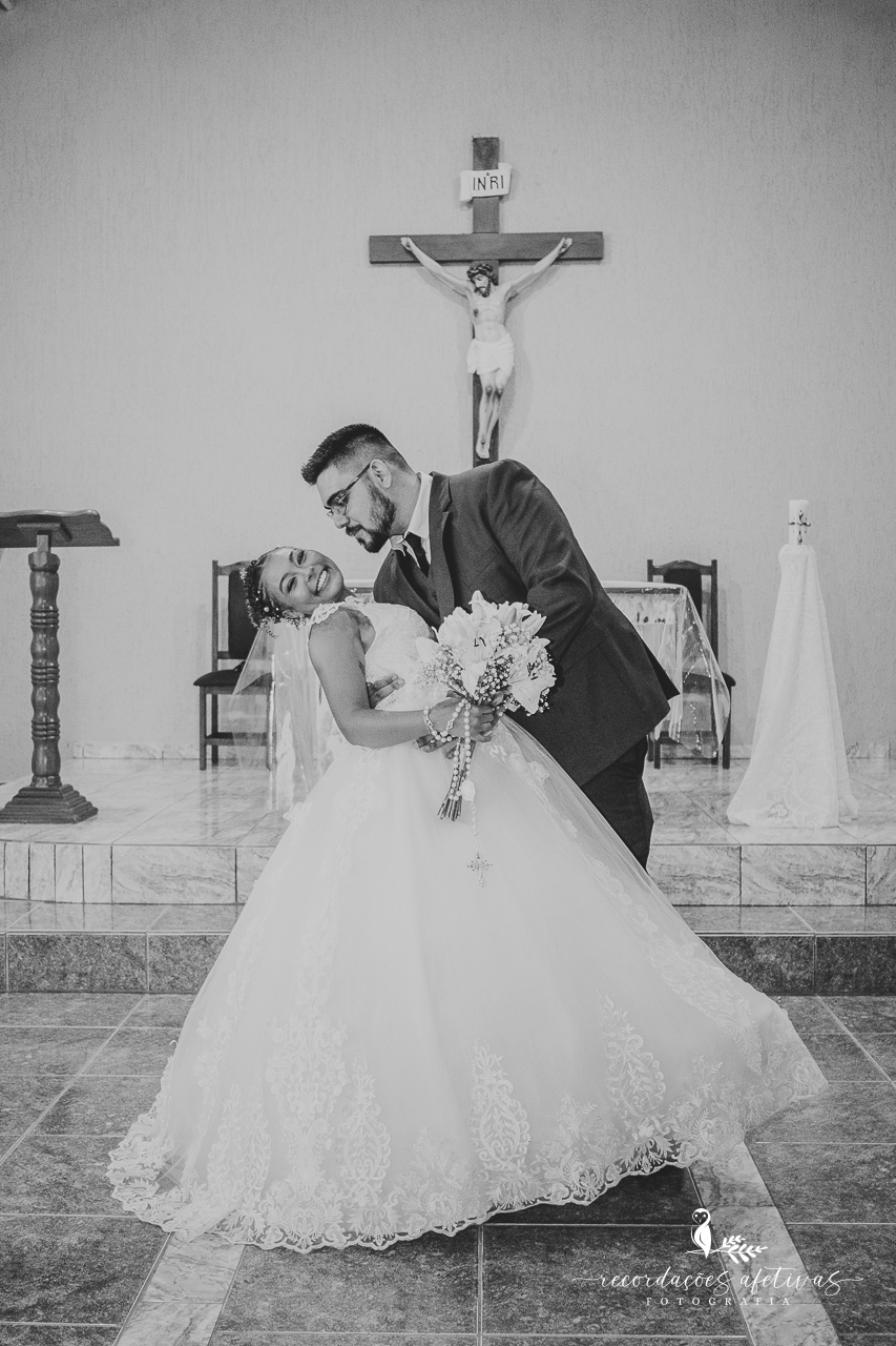 Um retrato cheio de conexão e afeto após a cerimônia religiosa.
