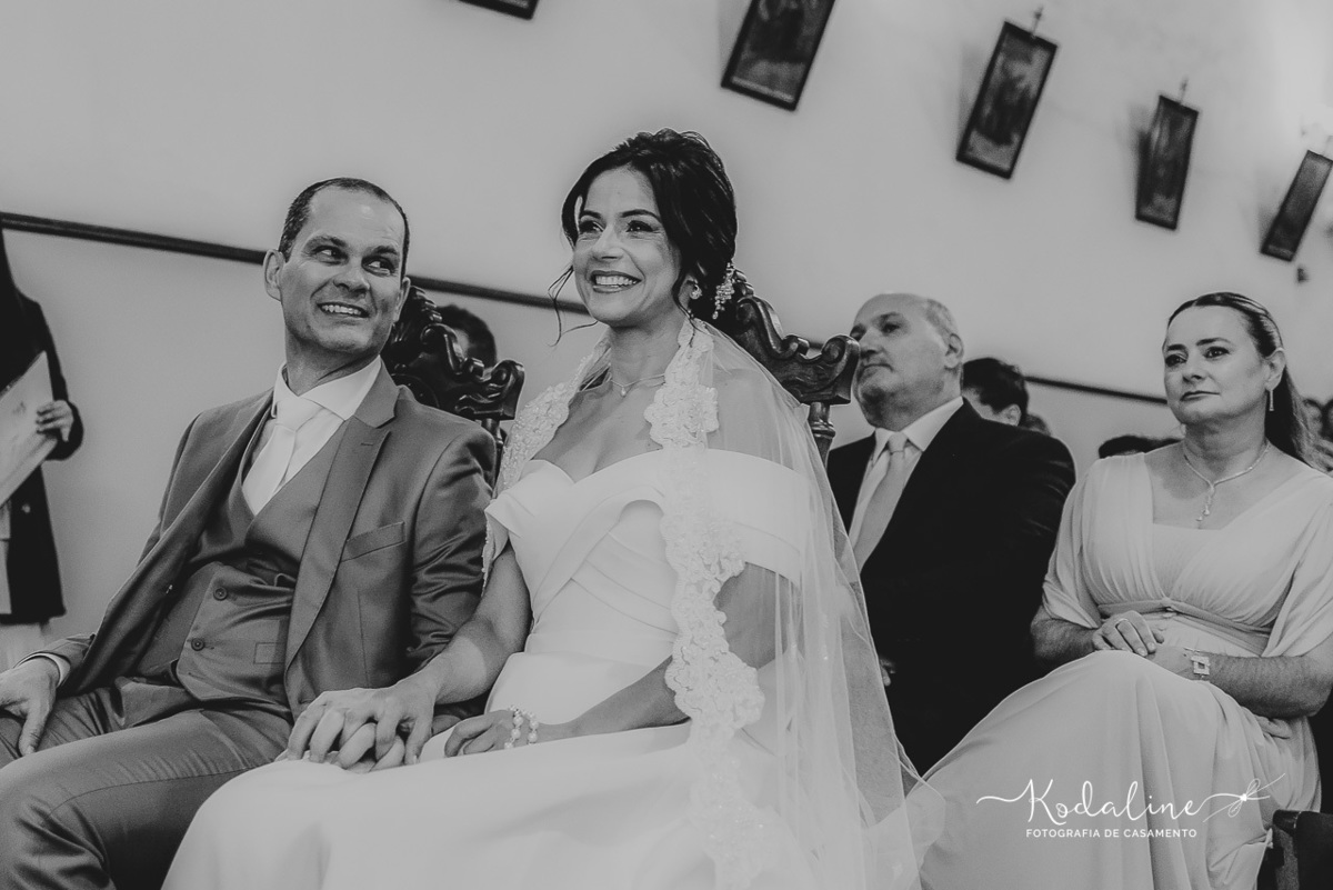Charline e Marcelo oficializando seu amor diante de Deus em São Roque