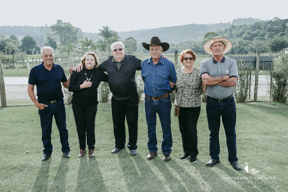 Família reunida para celebrar os 80 anos de Henrique Góes em São Roque.