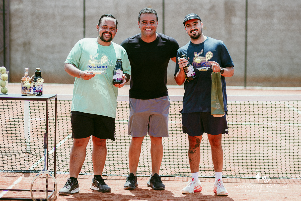 Registro da celebração e dos encontros entre os convidados do evento esportivo.