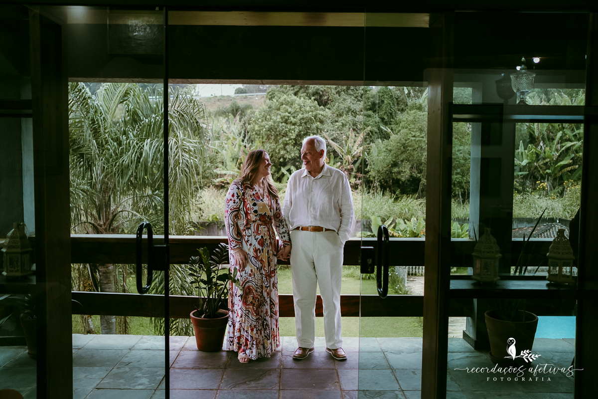 Maria Helena e Omar aproveitando juntos um momento simples do cotidiano.