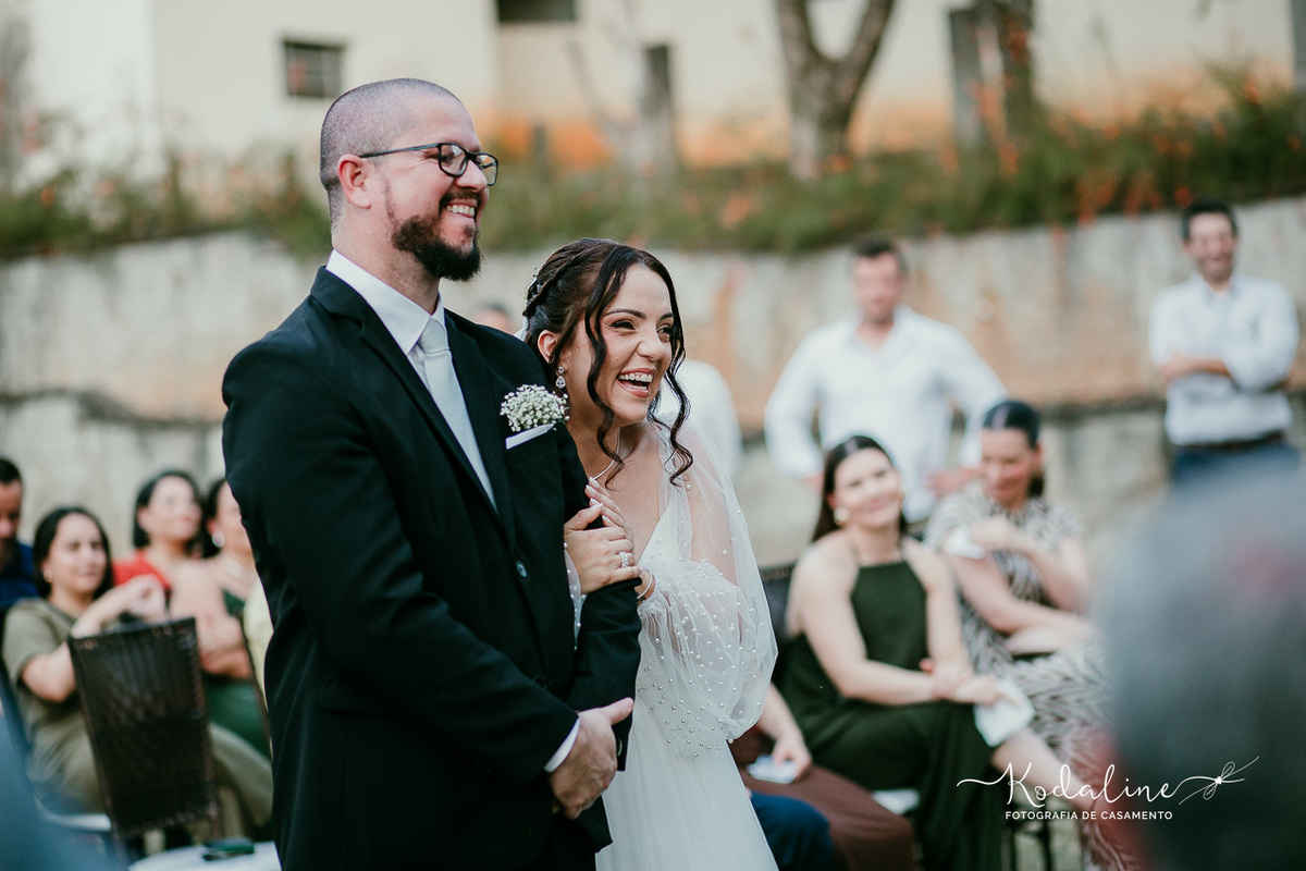 Festa de casamento marcada por alegria, dança e muita celebração em família