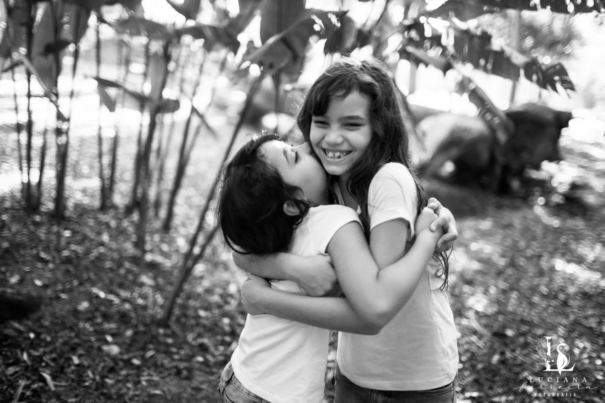 Ensaio Família 4 pessoas 2 meninas 1 pai 1 mãe felizes