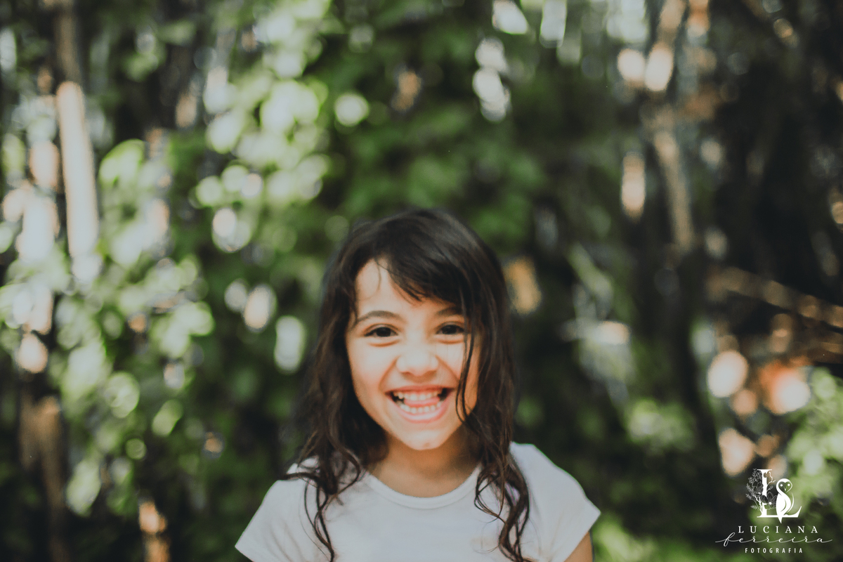 Ensaio Família 4 pessoas 2 meninas 1 pai 1 mãe felizes