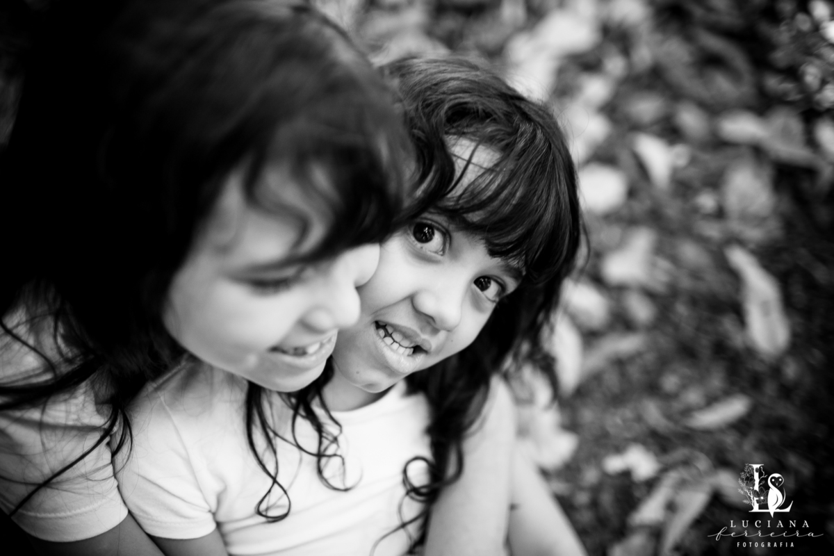 Ensaio Família 4 pessoas 2 meninas 1 pai 1 mãe felizes