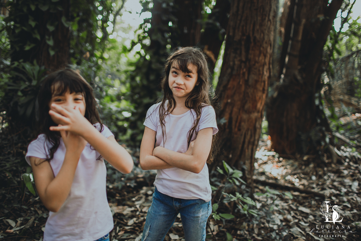 Ensaio Família 4 pessoas 2 meninas 1 pai 1 mãe felizes