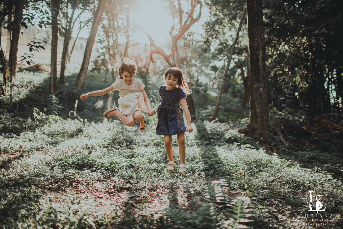 Ensaio Família 4 pessoas 2 meninas 1 pai 1 mãe felizes