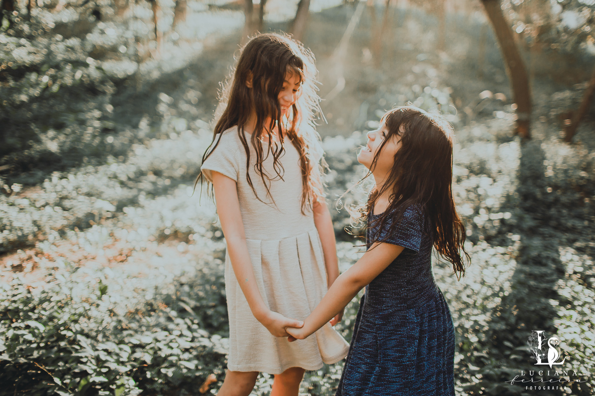 Ensaio Família 4 pessoas 2 meninas 1 pai 1 mãe felizes
