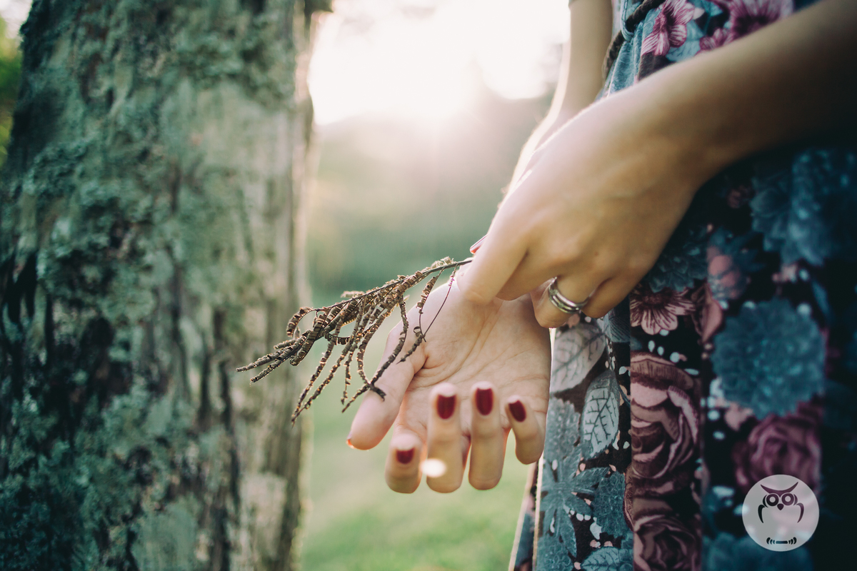 Ensaio Feminino Mulher com cabelo curto na natureza