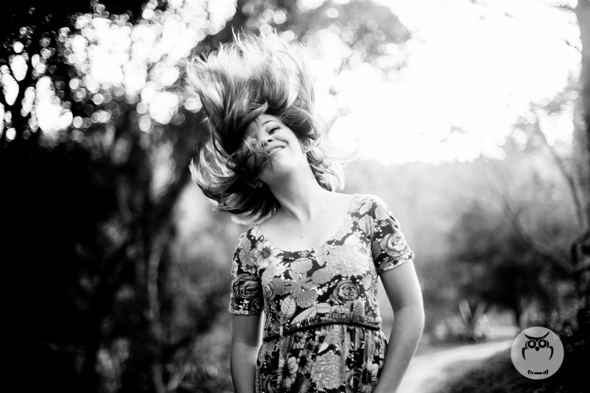 Ensaio Feminino Mulher com cabelo curto na natureza