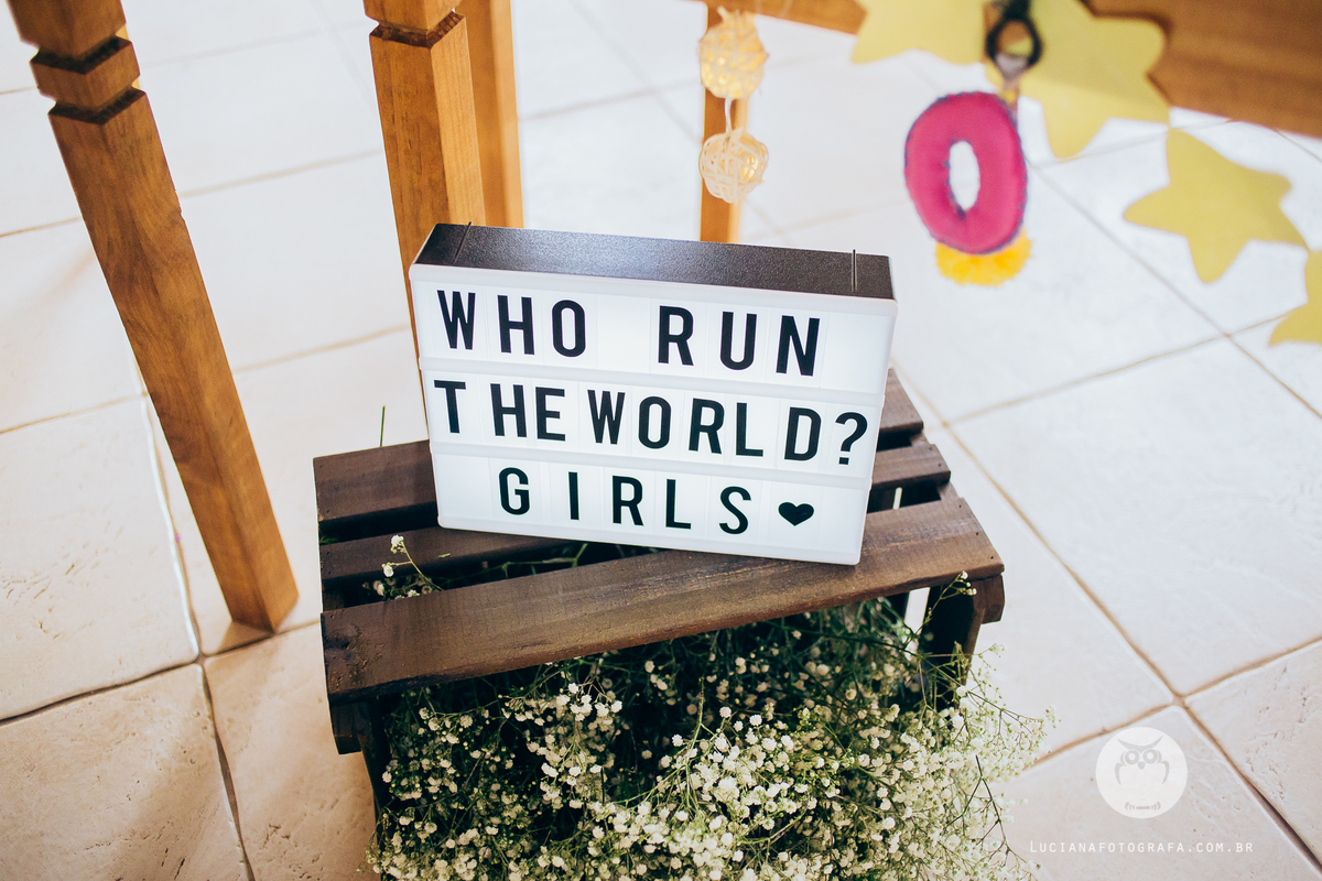 Ché de Bebê Gêmeas Martina e Olíva. Tema Frida Kahlo, Star Wars, Grandes Mulheres