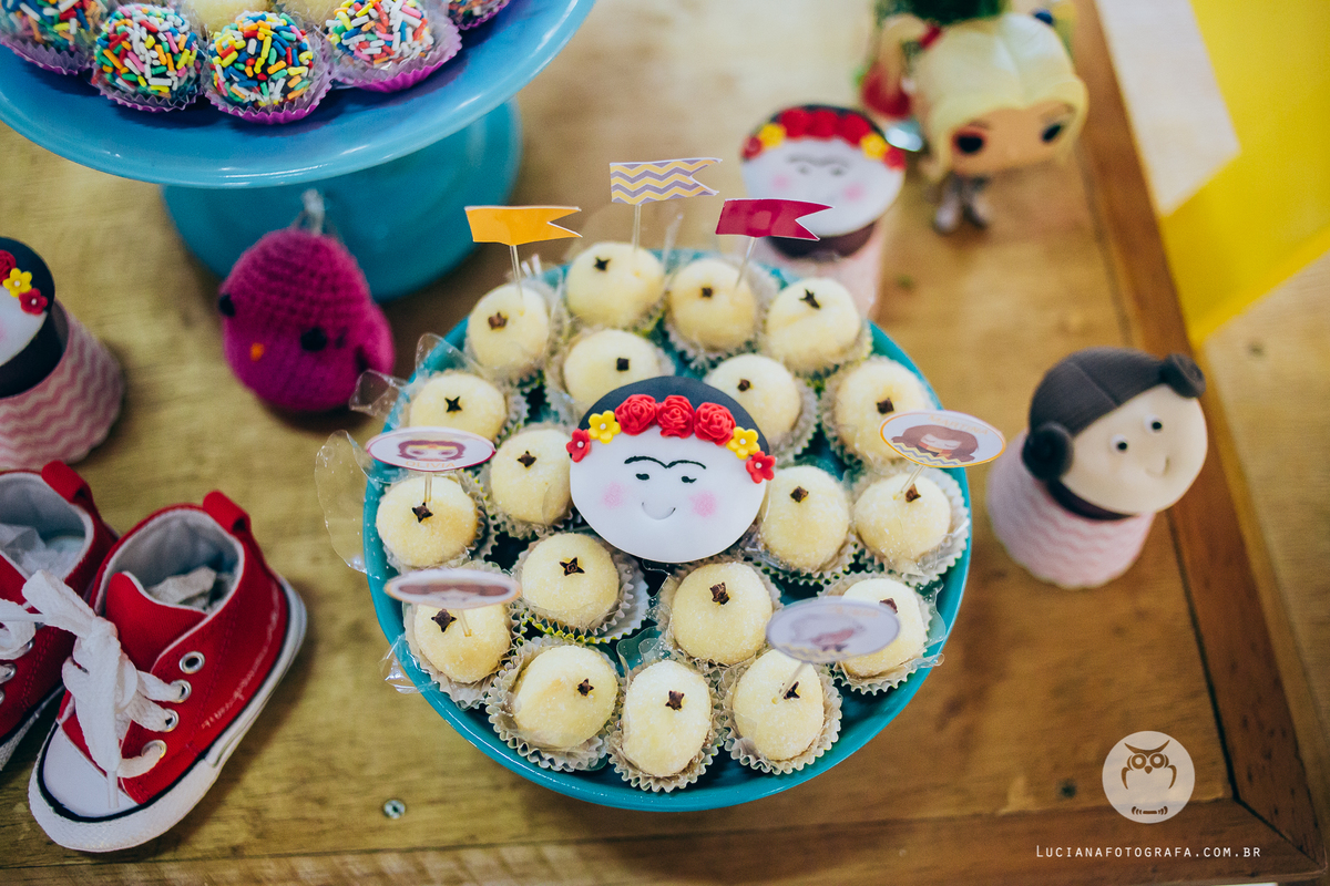 Ché de Bebê Gêmeas Martina e Olíva. Tema Frida Kahlo, Star Wars, Grandes Mulheres