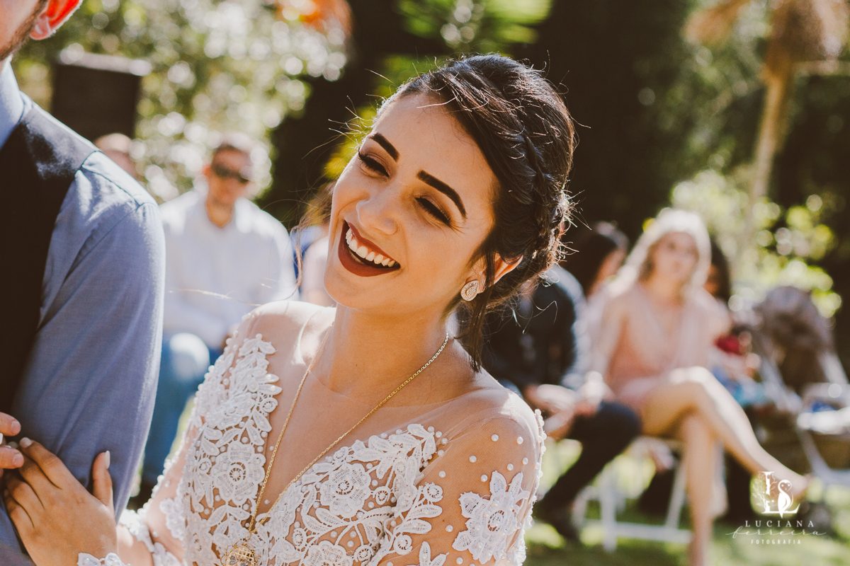 Noiva linda sorrindo