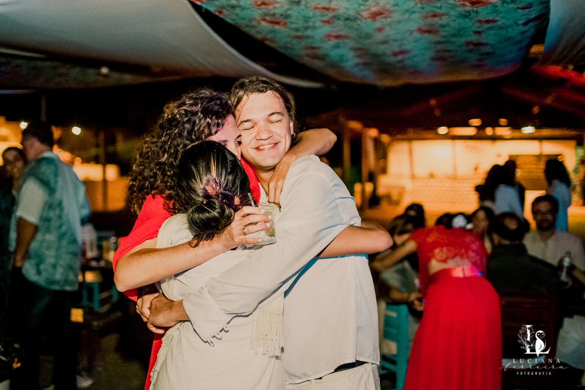 Casamento na praia. Saco do Mamanguá, Paraty. Casamento lindo de mulheres.