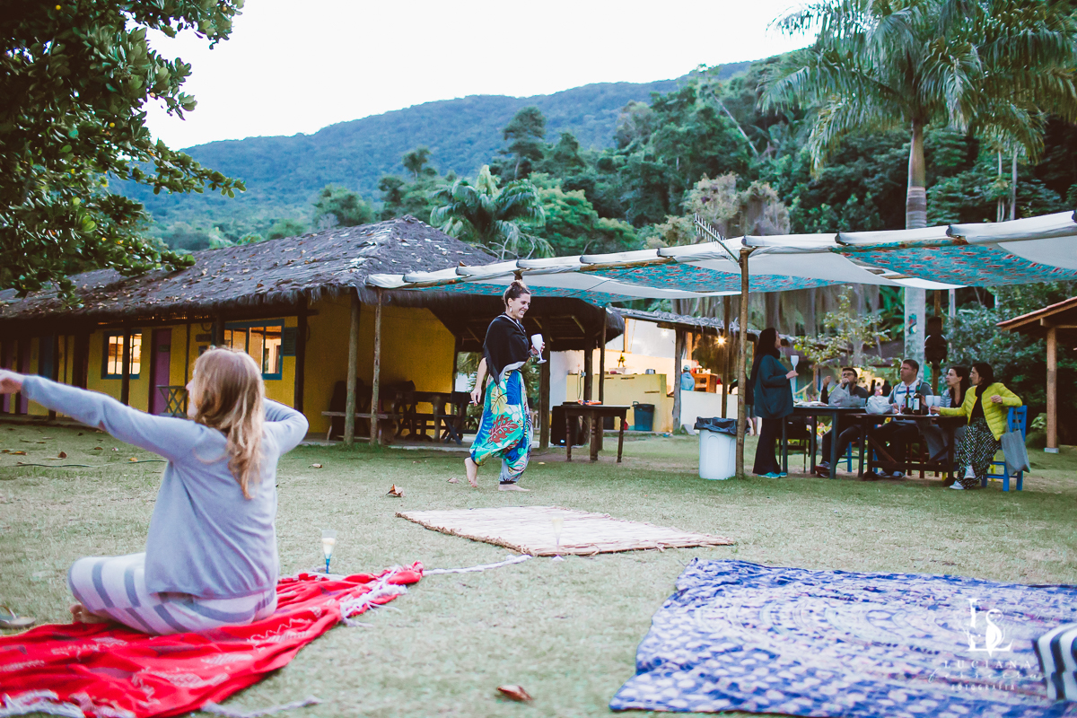 Casamento na praia. Saco do Mamanguá, Paraty. Casamento lindo de mulheres.