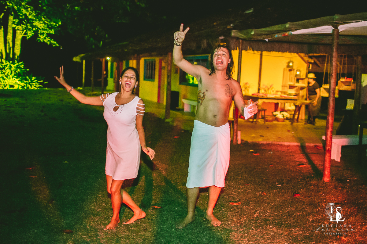 Casamento na praia. Saco do Mamanguá, Paraty. Casamento lindo de mulheres.