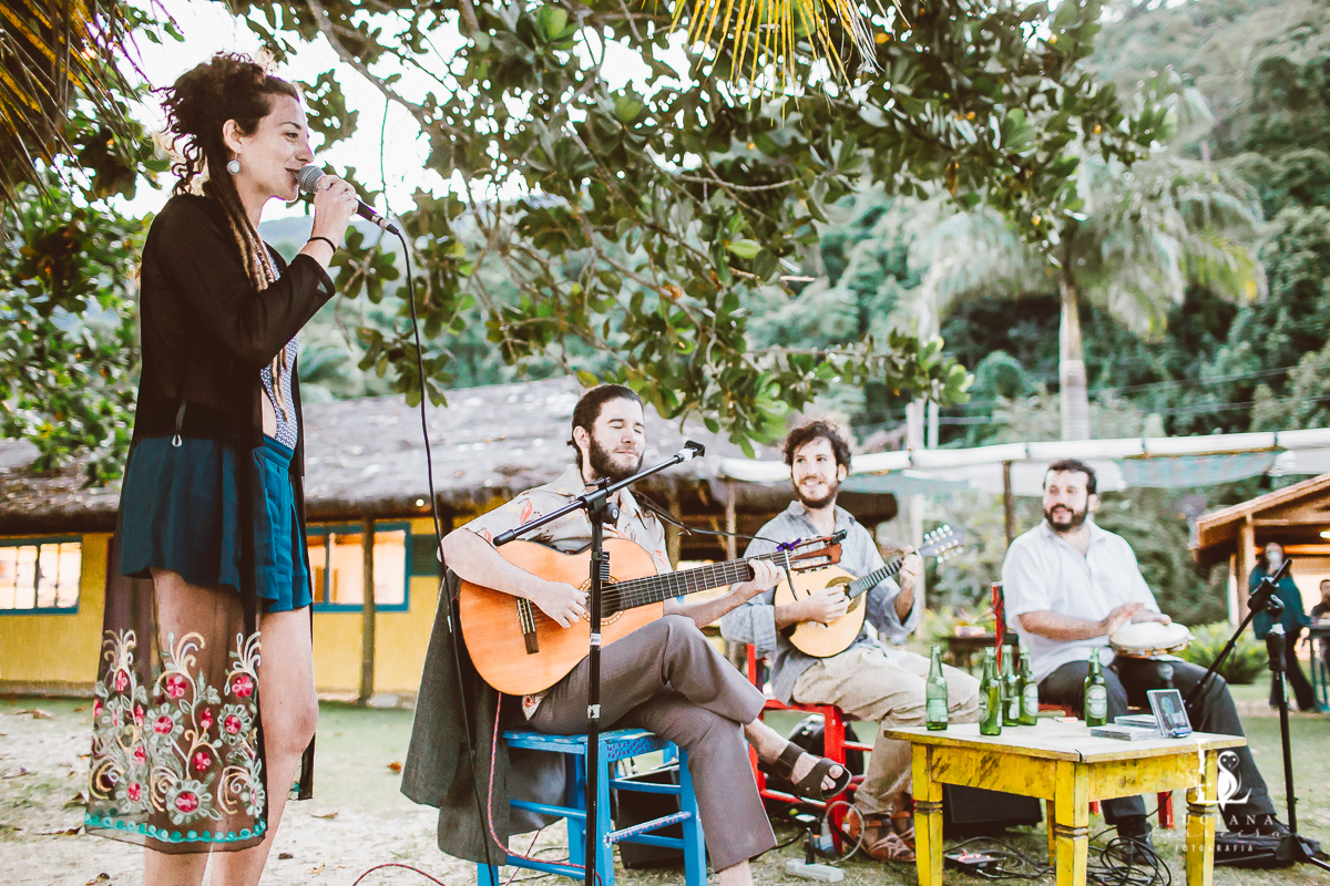 Casamento na praia. Saco do Mamanguá, Paraty. Casamento lindo de mulheres.