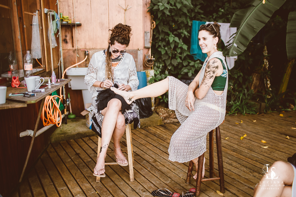 Casamento na praia. Saco do Mamanguá, Paraty. Casamento lindo de mulheres.