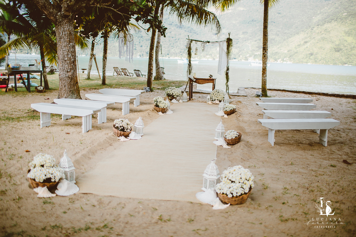 Casamento na praia. Saco do Mamanguá, Paraty. Casamento lindo de mulheres.
