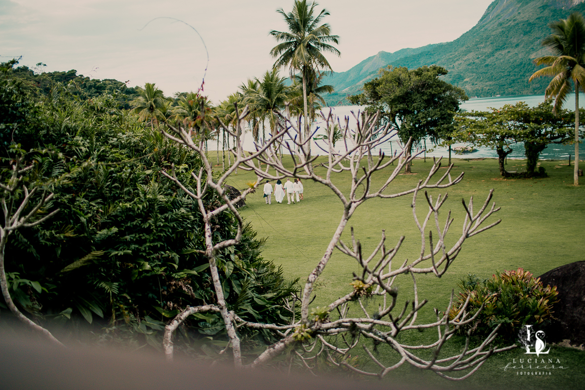 Casamento na praia. Saco do Mamanguá, Paraty. Casamento lindo de mulheres.