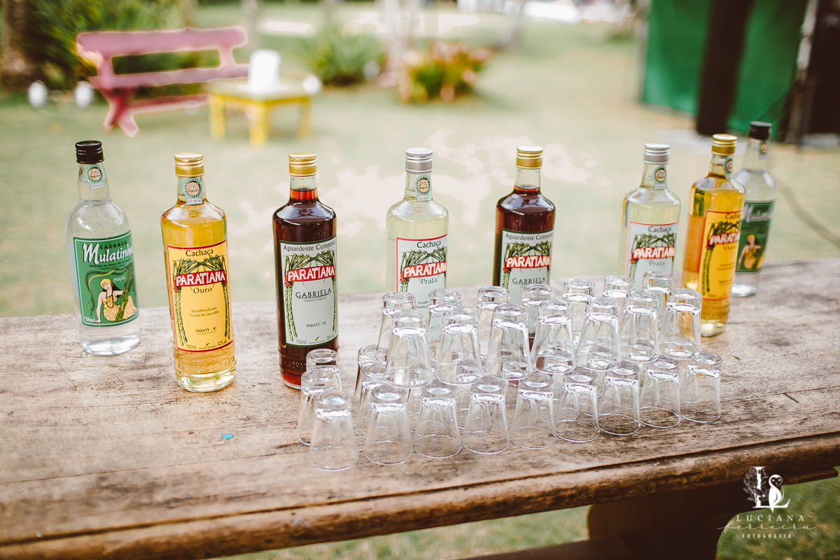 Casamento na praia. Saco do Mamanguá, Paraty. Casamento lindo de mulheres.