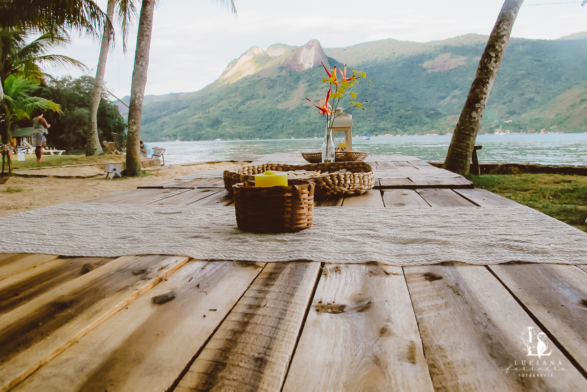 Casamento na praia. Saco do Mamanguá, Paraty. Casamento lindo de mulheres.