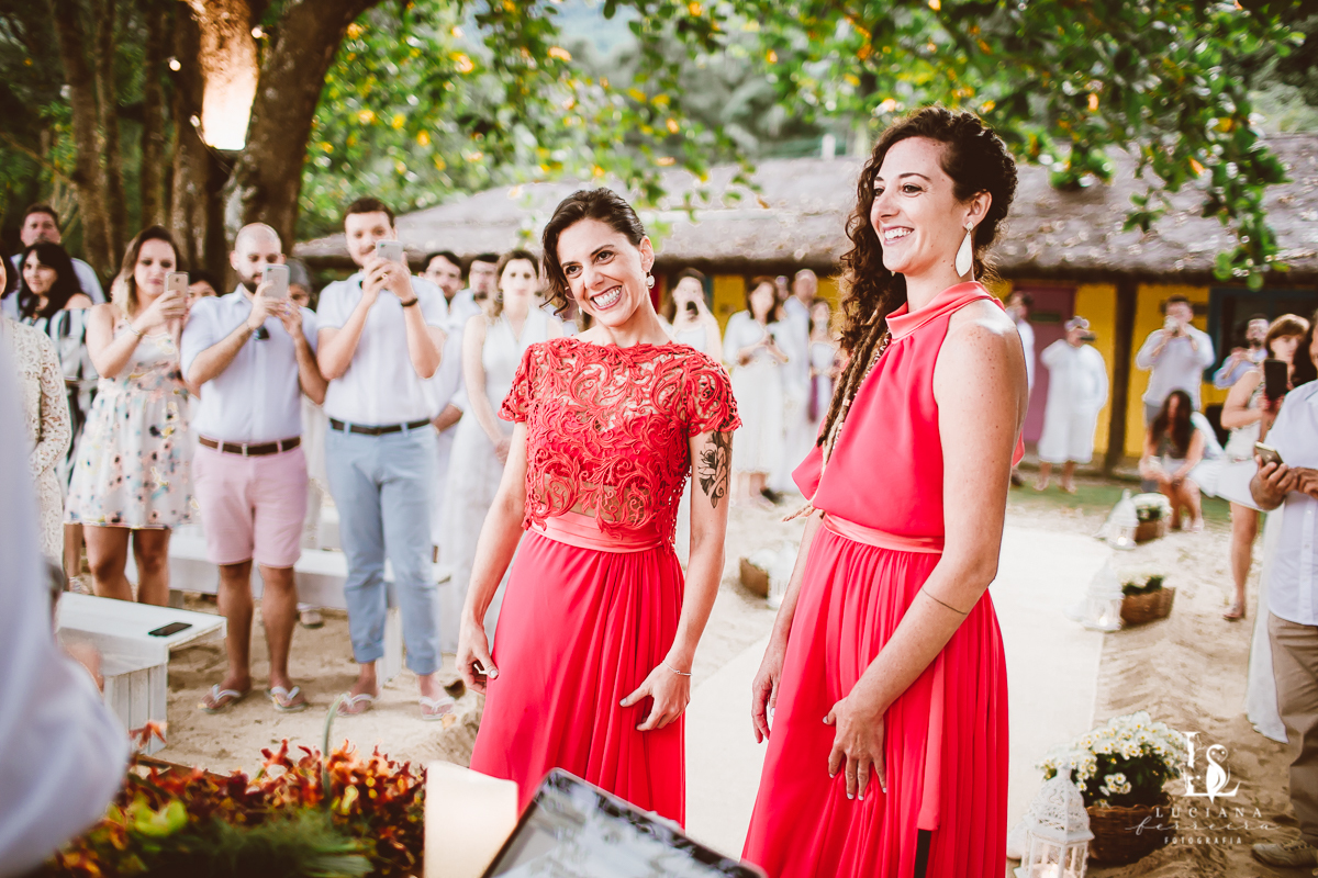 Casamento na praia. Saco do Mamanguá, Paraty. Casamento lindo de mulheres.