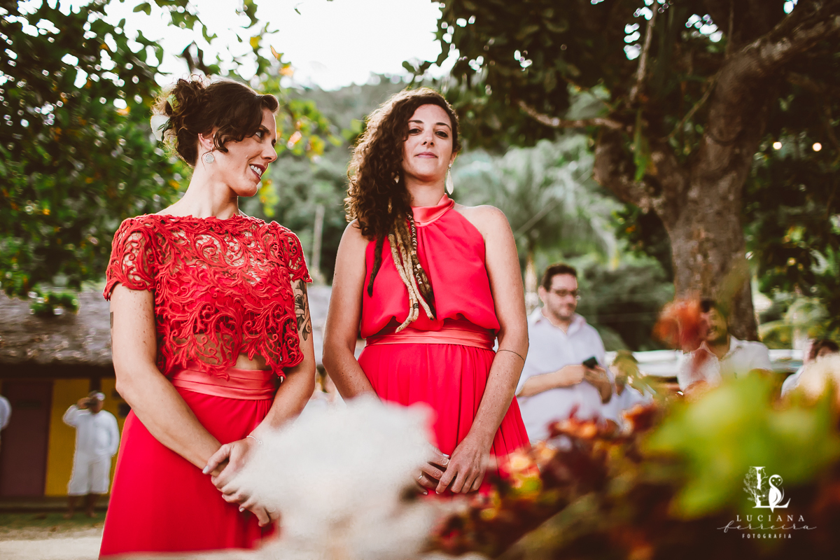 Casamento na praia. Saco do Mamanguá, Paraty. Casamento lindo de mulheres.